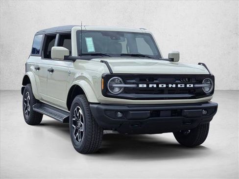 New 2026 Ford Bronco Outer Banks AWD/4WD image 2