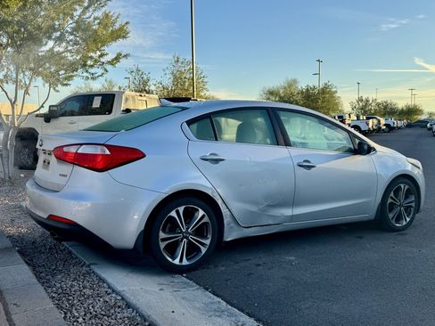 Used 2015 Kia Forte EX w/ UVO Package W/17" Alloys image 3