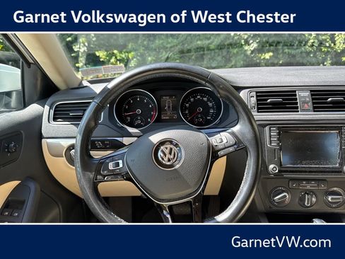 Used 2017 Volkswagen Jetta SE FWD image 12