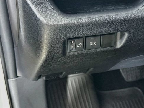 Used 2025 Toyota RAV4 LE AWD/4WD image 10