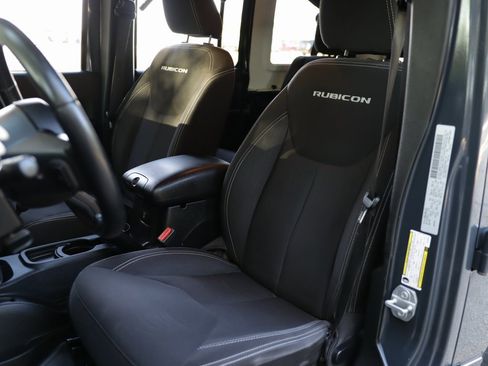 Used 2016 Jeep Wrangler Unlimited Rubicon w/ Connectivity Group image 22