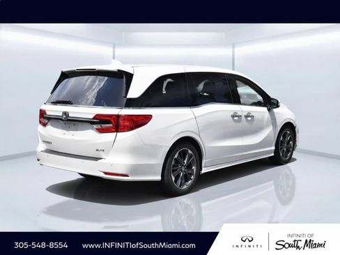 Used 2022 Honda Odyssey Elite image 4