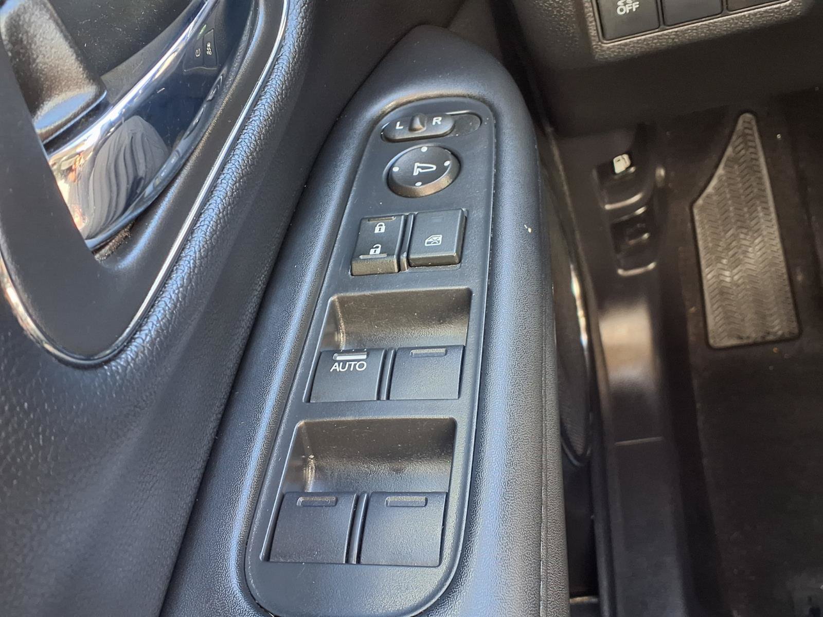 Used 2017 Honda HR-V EX-L image 13