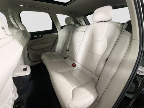 Certified 2024 Volvo XC60 B5 Plus w/ Protection Package Premier AWD/4WD image 24