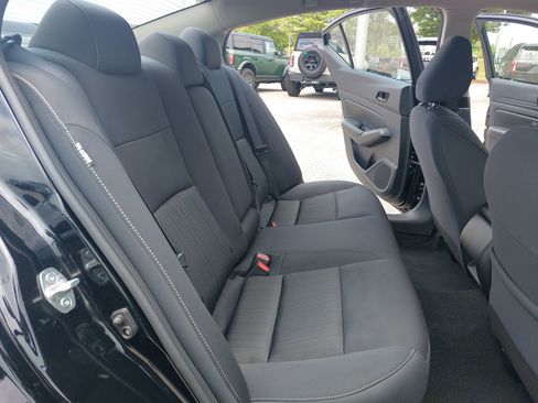 Used 2024 Nissan Altima 2.5 SV w/ SV Premium Package FWD image 11