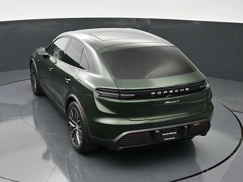 New 2026 Porsche Macan 4 Electric AWD/4WD image 32