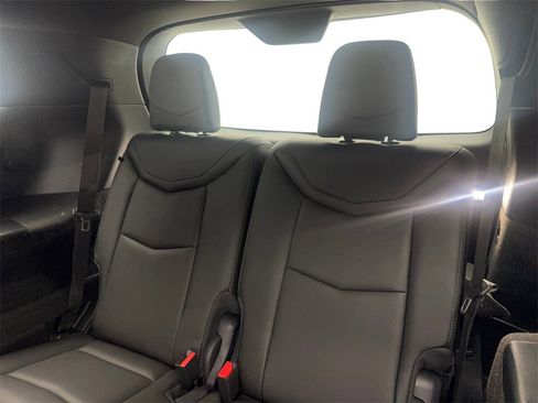 Used 2021 Cadillac XT6 Premium Luxury image 41