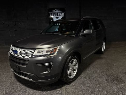 Used 2018 Ford Explorer XLT FWD image 1