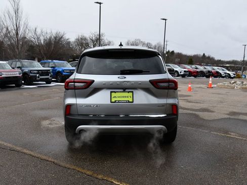 Used 2023 Ford Escape Platinum image 5