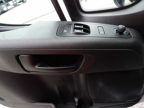 Used 2024 RAM ProMaster 2500 w/ Convenience Group FWD image 15