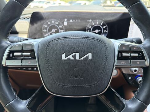 Certified 2025 Kia Telluride SX Prestige X-Line AWD/4WD image 13