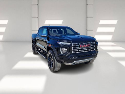 New 2026 GMC Canyon Denali image 3