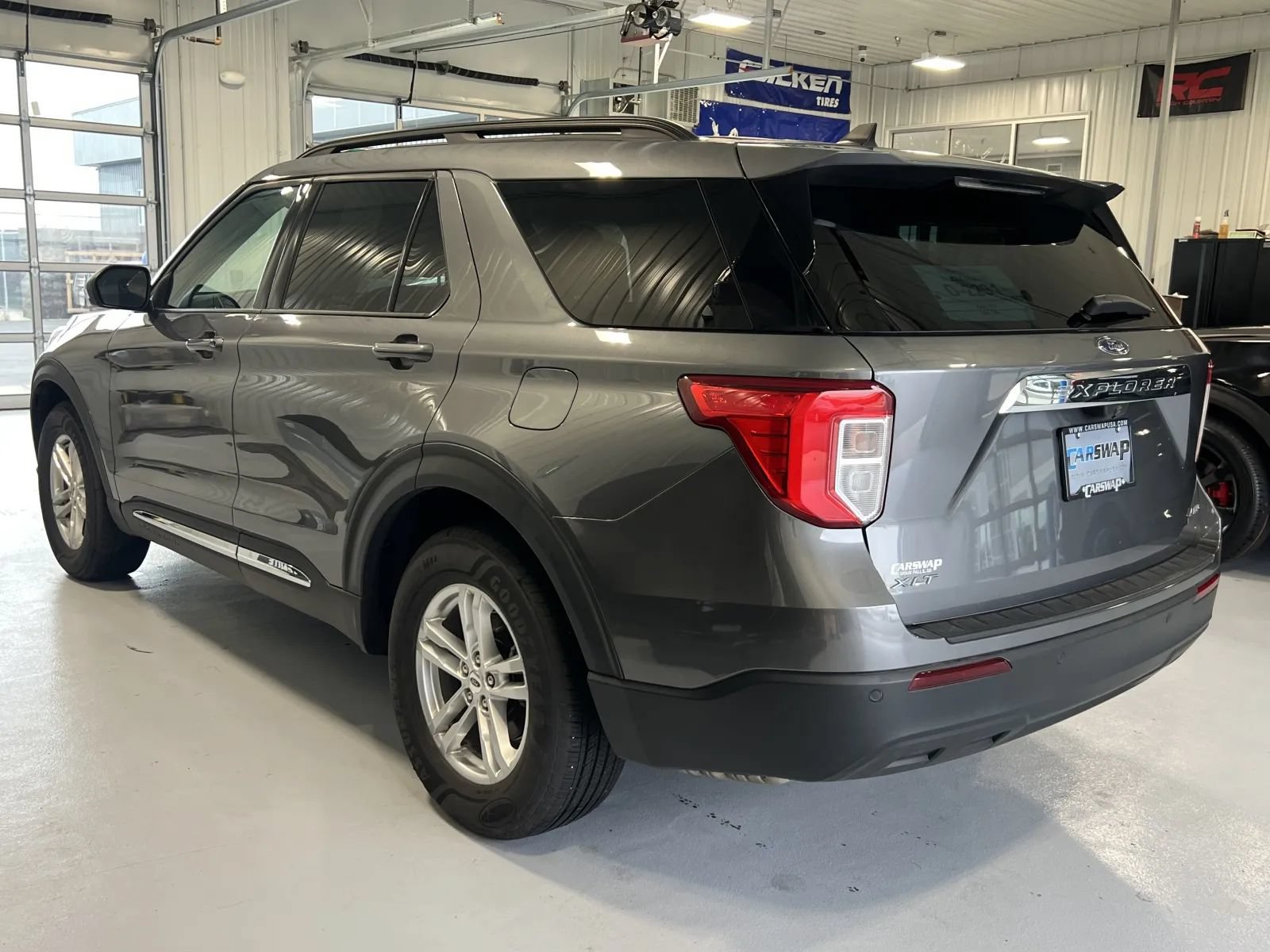 Used 2022 Ford Explorer XLT AWD/4WD image 5