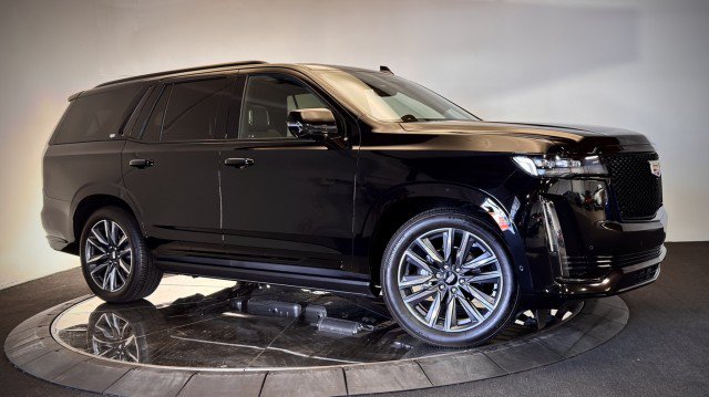 Used 2022 Cadillac Escalade Sport Platinum w/ Heavy-Duty Trailer Package AWD/4WD image 26