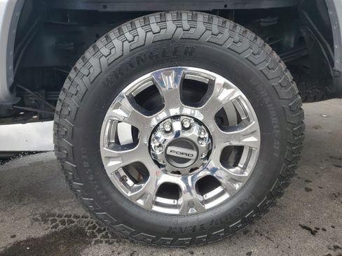 Used 2022 Ford F350 Lariat w/ Chrome Package AWD/4WD image 32