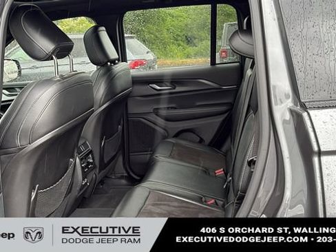 Used 2023 Jeep Grand Cherokee Altitude AWD/4WD image 23