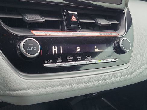 Certified 2025 Toyota Corolla SE image 28