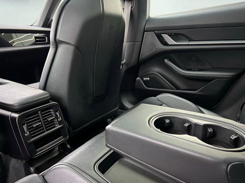 Used 2020 Porsche Taycan 4S image 20