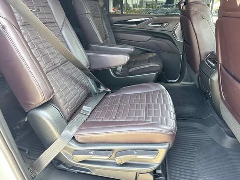 Used 2023 Cadillac Escalade ESV Sport Platinum w/ LPO, ONYX Package RWD image 11