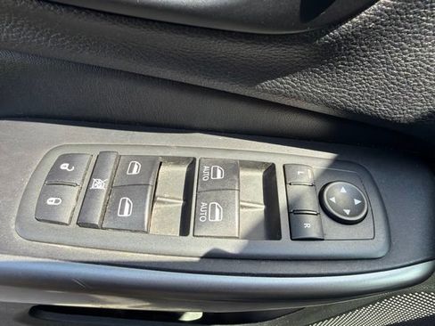 Used 2020 Jeep Cherokee Limited FWD image 21