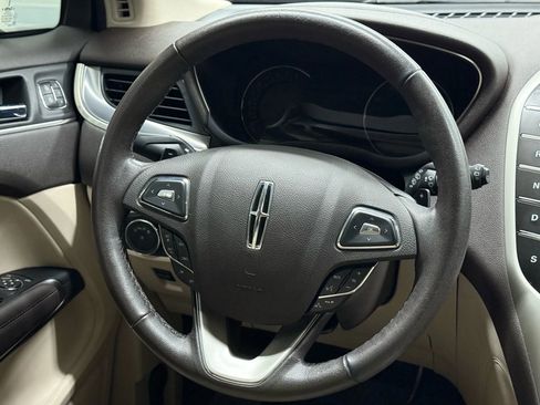 Used 2019 Lincoln MKC Premiere image 24