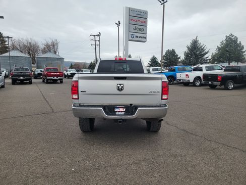 Used 2016 RAM 3500 SLT w/ Luxury Group image 4