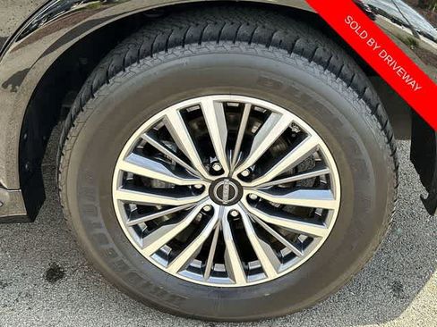 Used 2024 Nissan Armada SL w/ Captain's Chairs Package AWD/4WD image 5