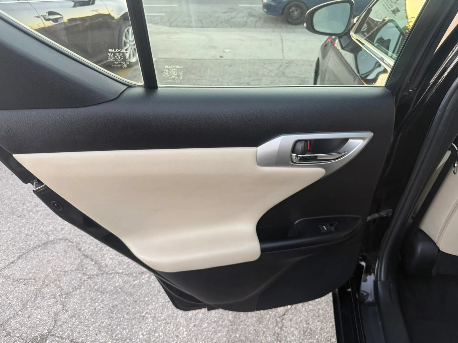 Used 2013 Lexus CT 200h w/ Premium Pkg w/Navigation FWD image 24