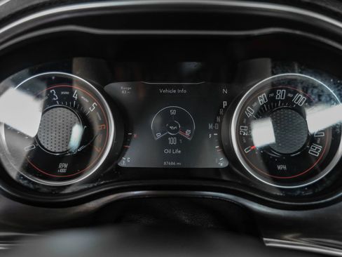 Used 2018 Dodge Challenger R/T RWD image 18
