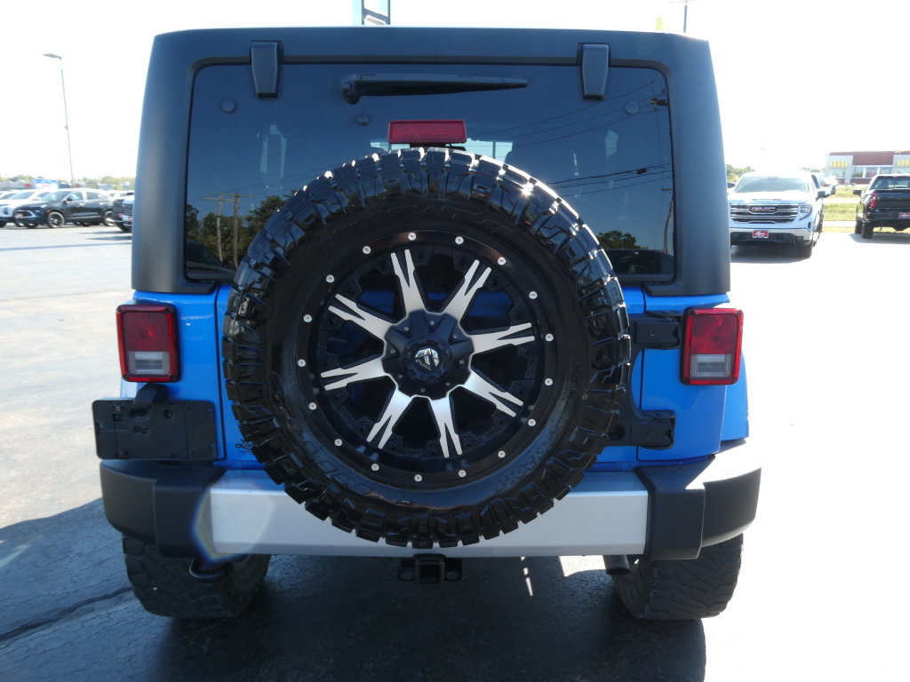 Used 2015 Jeep Wrangler Unlimited Sahara w/ Dual Top Group AWD/4WD image 6