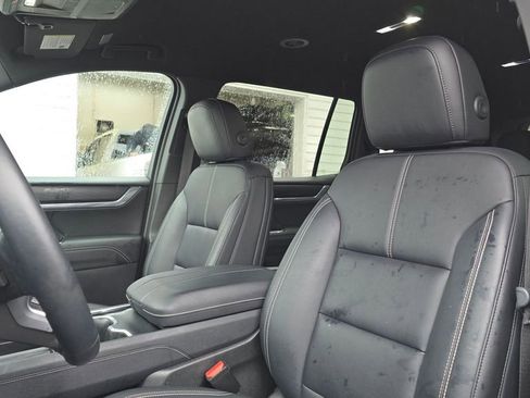 Used 2024 GMC Acadia Elevation image 25