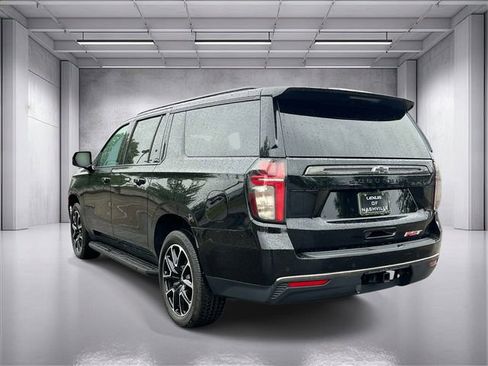 Used 2022 Chevrolet Suburban RST w/ Luxury Package AWD/4WD image 5