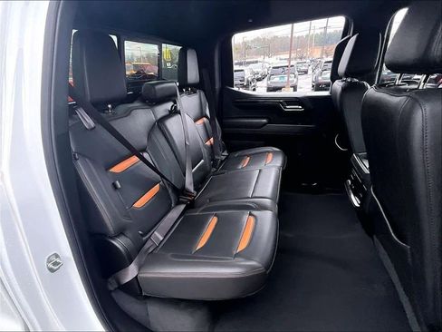Used 2024 GMC Sierra 1500 AT4 w/ Technology Package AWD/4WD image 25