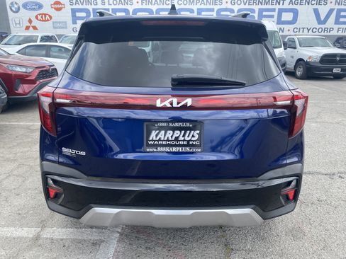 Used 2024 Kia Seltos EX FWD image 11