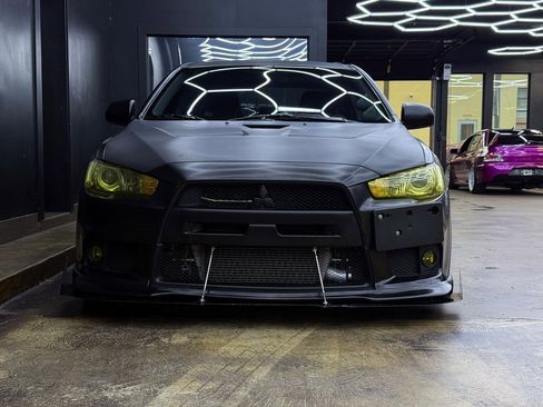 Used 2014 Mitsubishi Lancer Evolution GSR image 2