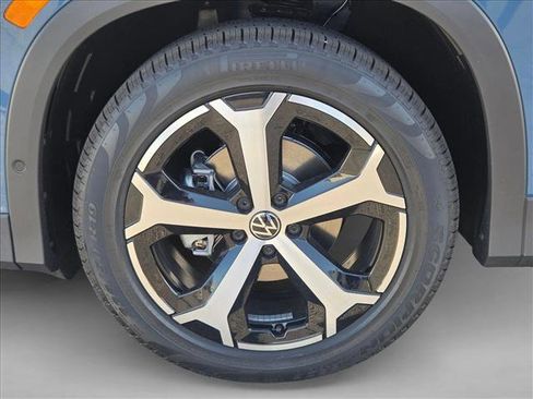 New 2026 Volkswagen Tiguan SE image 10