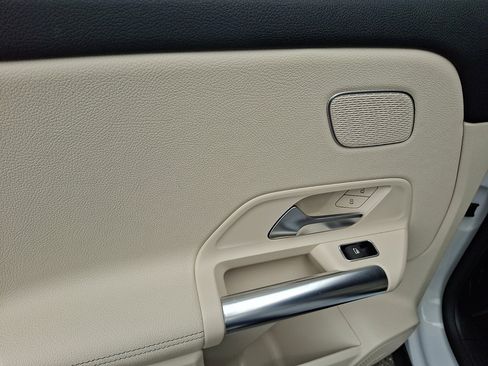 Used 2021 Mercedes-Benz GLA 250 4MATIC image 19