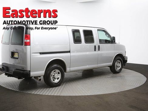 Used 2018 Chevrolet Express 2500 w/ Enhanced Convenience Package image 36
