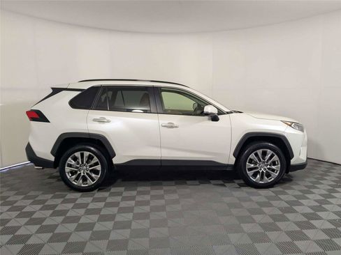 Used 2021 Toyota RAV4 Limited FWD image 4