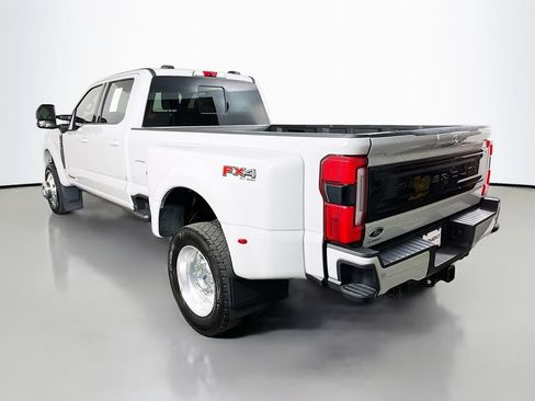 Used 2025 Ford F450 Platinum w/ FX4 Off-Road Package AWD/4WD image 9