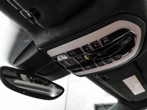 Used 2016 Porsche Cayenne GTS image 40