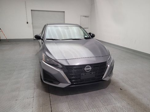 Used 2025 Nissan Altima 2.5 SV FWD image 14