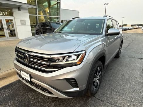 Used 2022 Volkswagen Atlas SE AWD/4WD image 2