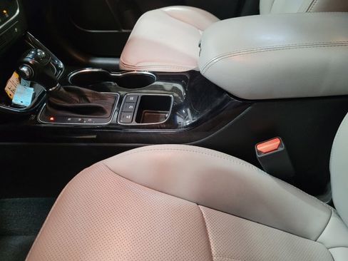 Used 2015 Kia Sorento SX image 26