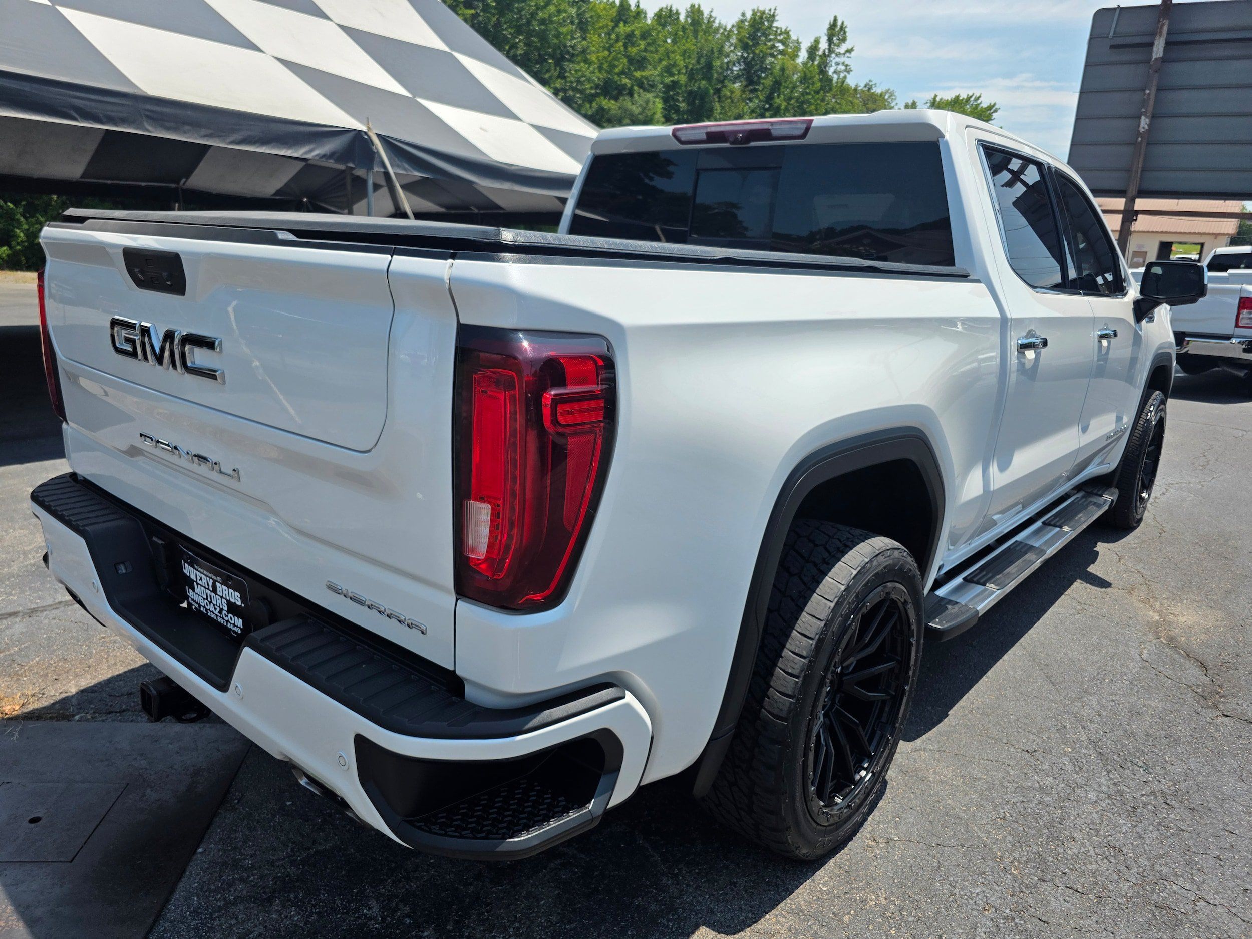 Used 2021 GMC Sierra 1500 Denali w/ Technology Package AWD/4WD image 5