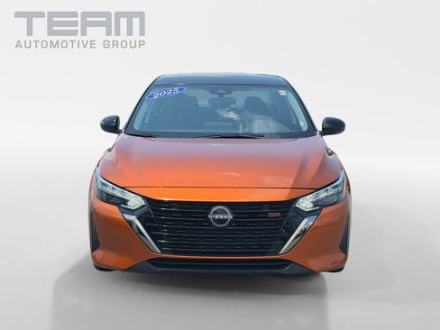 Used 2025 Nissan Sentra SR FWD image 2