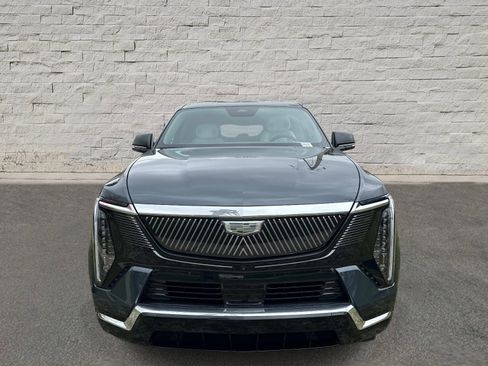 Certified 2025 Cadillac Escalade IQ Luxury 1 w/ Smart Trailering package AWD/4WD image 8