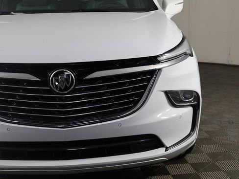 Used 2024 Buick Enclave Premium image 19