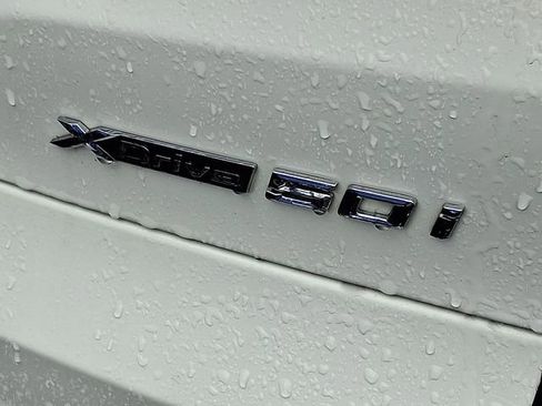Used 2019 BMW X5 xDrive50i w/ M Sport Package image 11
