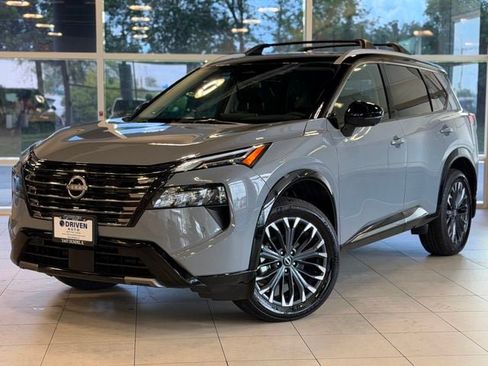 Used 2026 Nissan Rogue Platinum AWD/4WD image 1